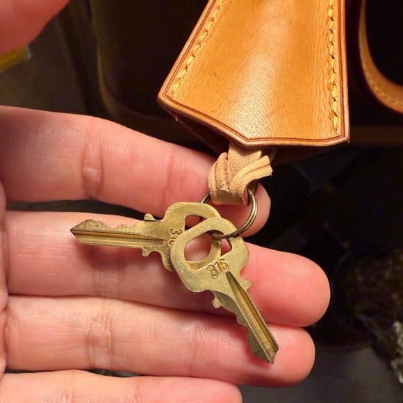 Louis Vuitton Alma PM Monogram | Authentic LV Satchel | Classic Handbag - Picture 13 of 17